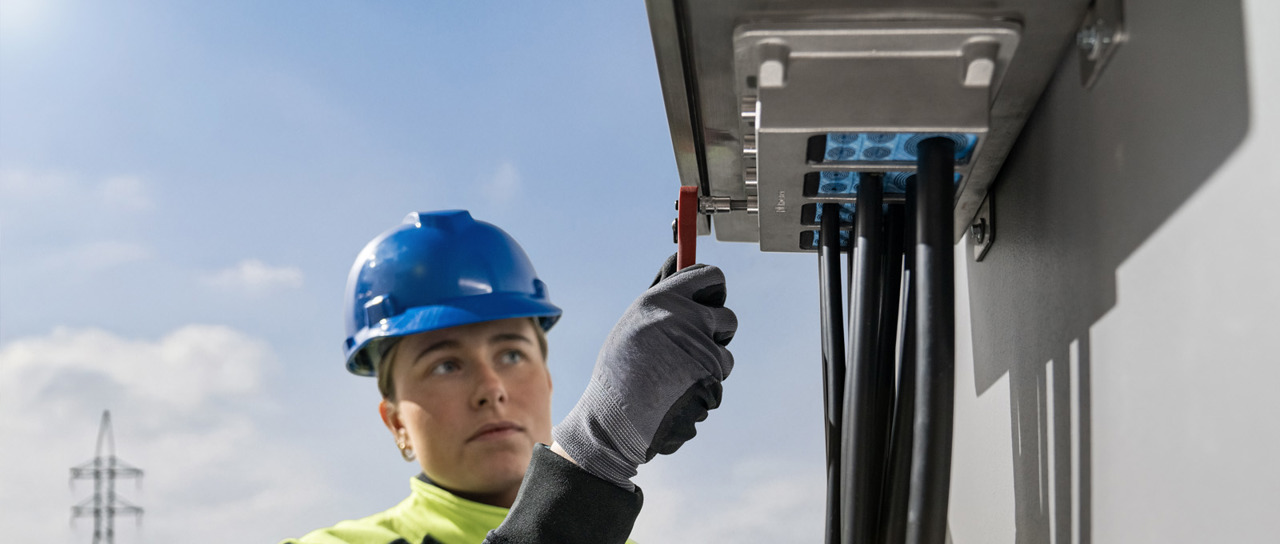 Nueva plataforma de sellado de armarios Roxtec para entornos hostiles