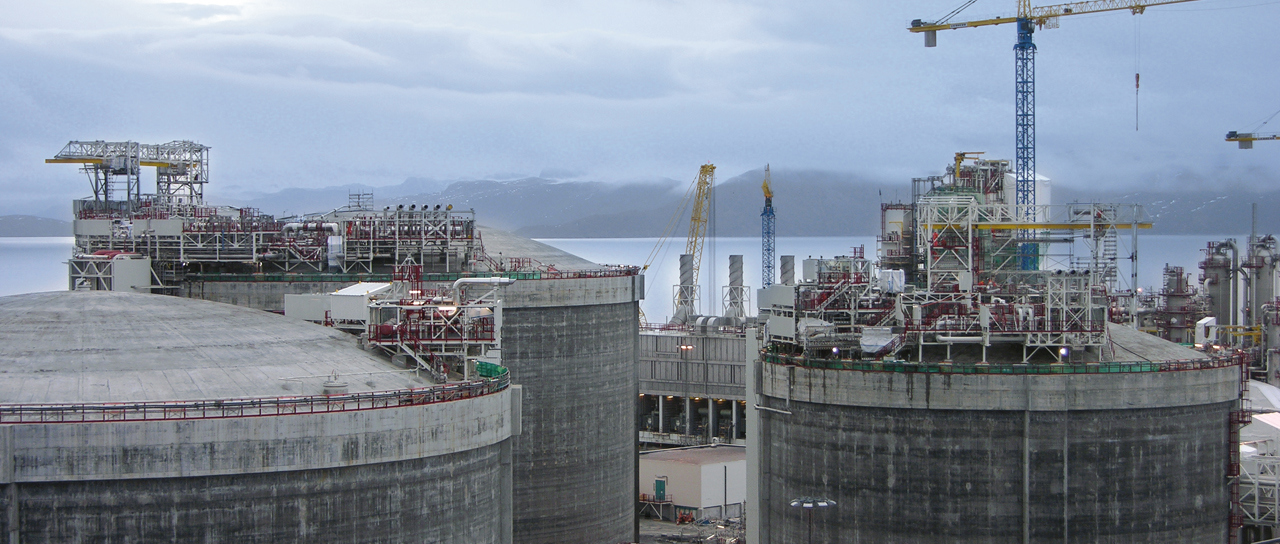 Cable transits for LNG plants