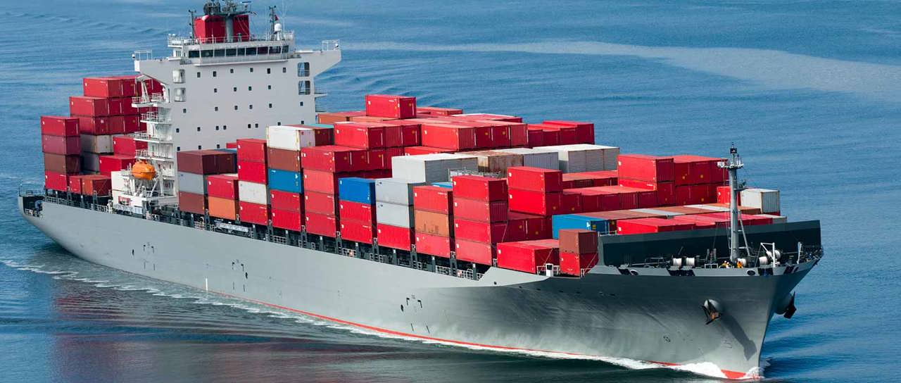 Passaggi cavi e tubi per navi mercantili