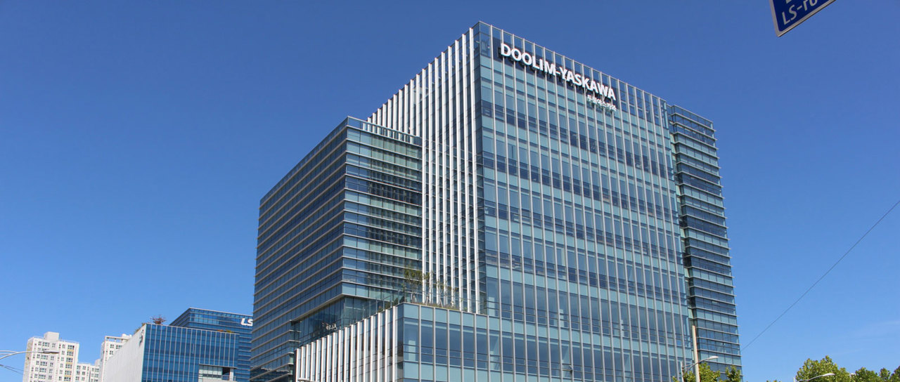 Specialanpassade kabelgenomföringar för industrirobotar