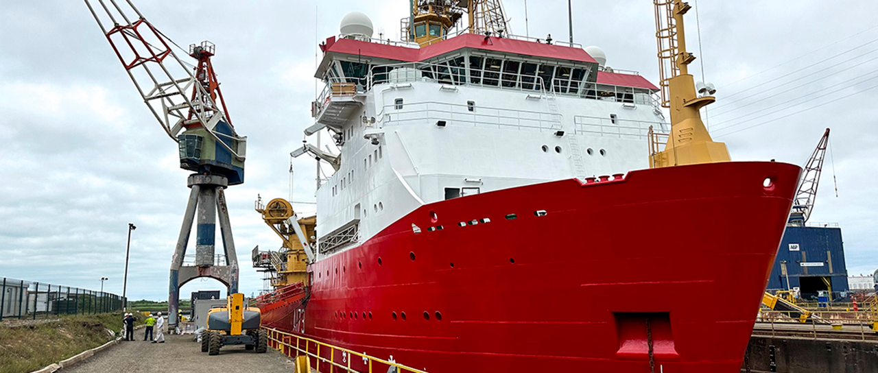 Roxtec TB-tætninger beskytter HMS Protector
