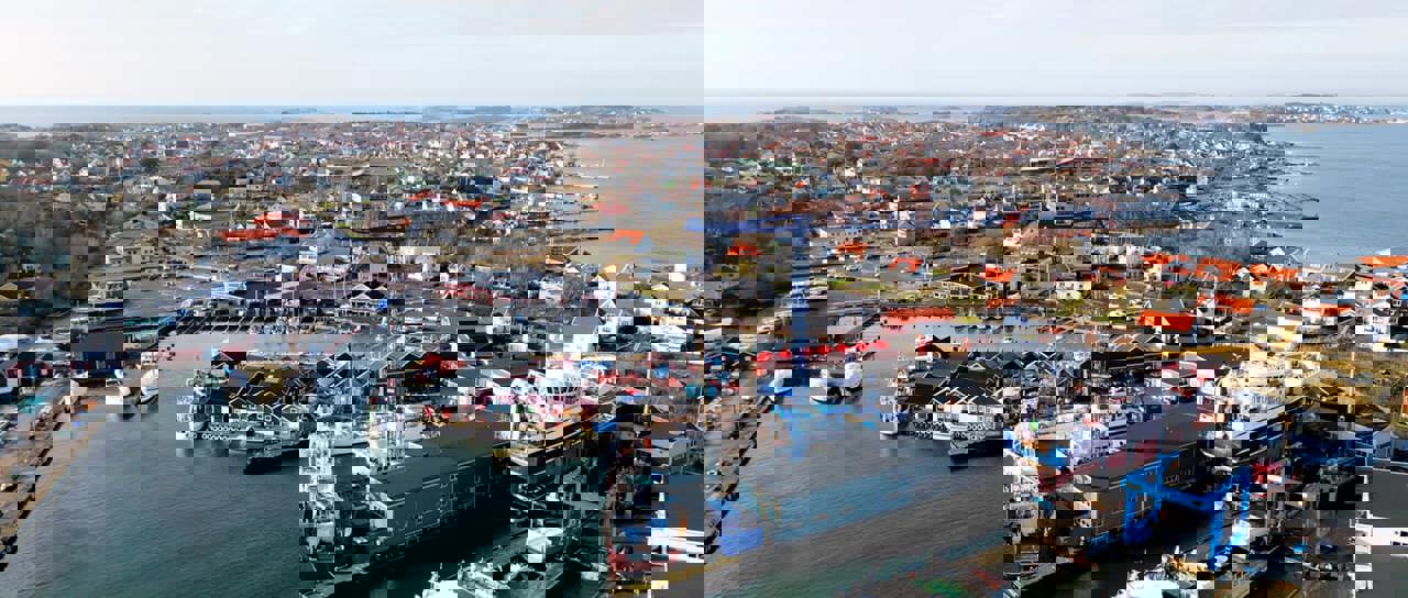 Kabel- og rørtetninger til komposittbåter