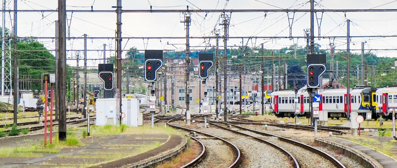 Uszczelnienia kabli, rur i przewodów dla infrastruktury kolejowej